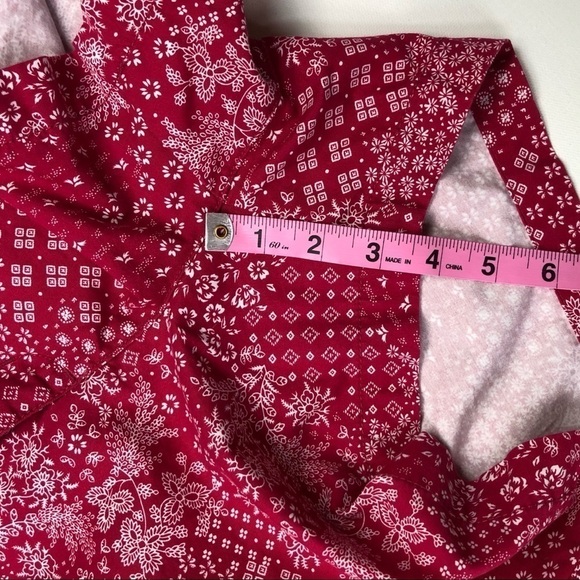 Old Navy magenta printed shorts - Picture 6 of 8